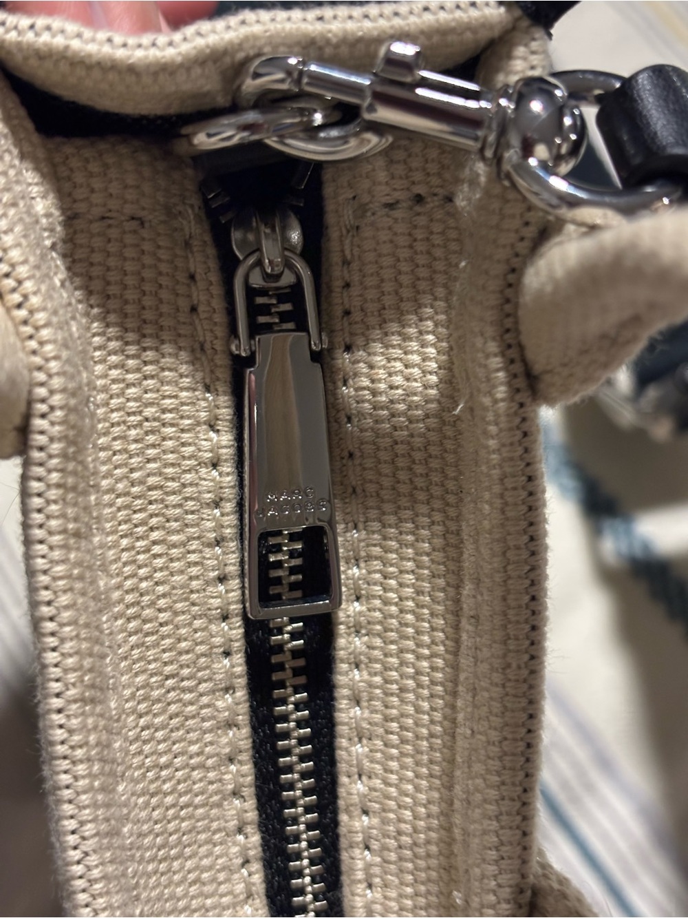 Marc Jacobs The Tote Bag Small Canvas Crossbody in Cream and Black - Picture 6 of 8